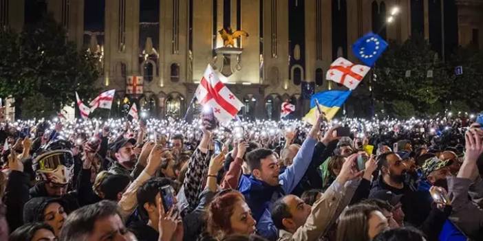 Gürcistan'da protestolar sürüyor: 224 eylemci gözaltında