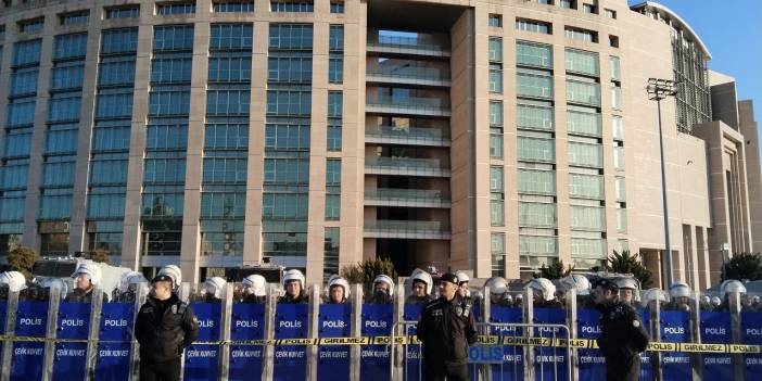 İstanbul'da 'diplomasız Erdoğan' sloganı atan 5 genç gözaltına alındı