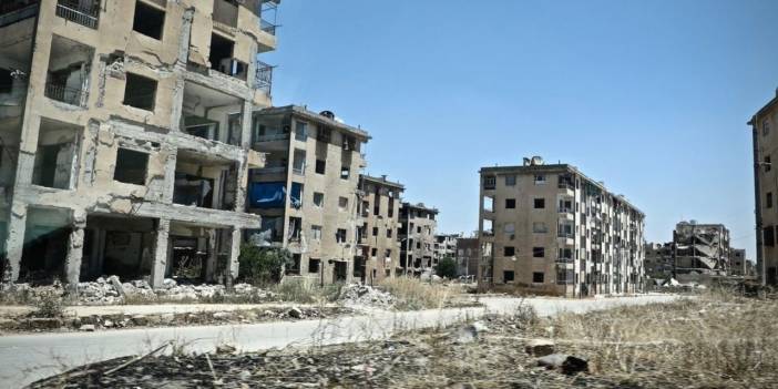 İngiltere, Suriye'ye yönelik yaptırımları kaldırıyor