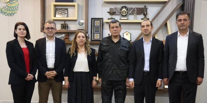 DEM Parti heyeti Mazlum Abdi'yle görüştü