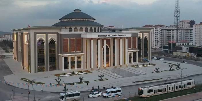 Millet Kütüphanesi'nde kadın - erkek alanlarını ayırdılar