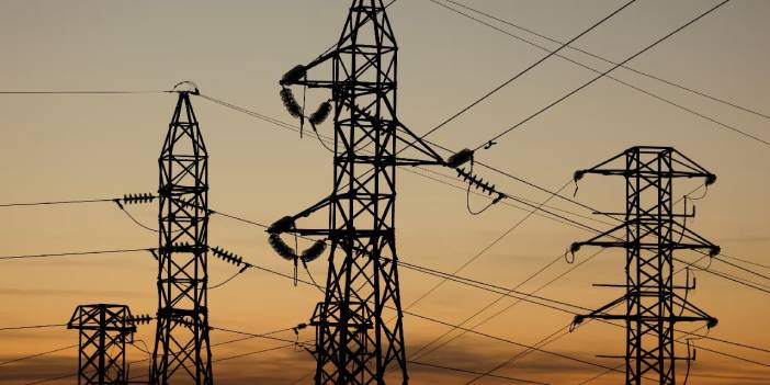 Avrupa'da kaos sona erdi: İki ülkede ışıklar yeniden yandı