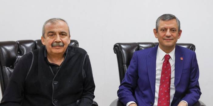 Özgür Özel'den Sırrı Süreyya Önder mesajı: Ömrünü barış yolunda harcadığına şahidiz