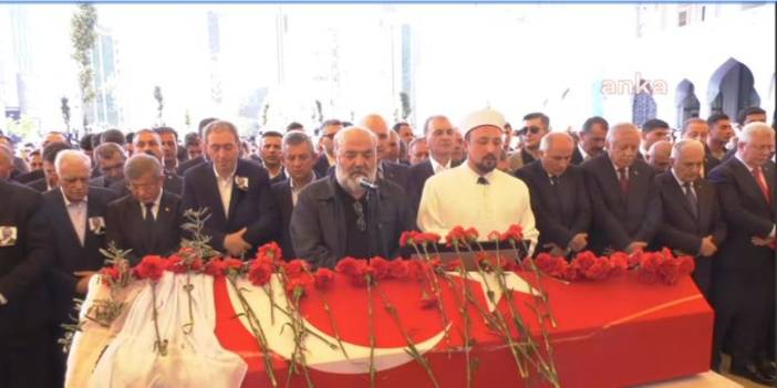 Sırrı Süreyya Önder, son yolculuğuna uğurlandı