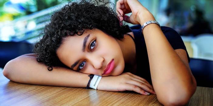 Sosyallikten Köşe Bucak Kaçan 4 Burç! Onlar Tam Birer Kapalı Kutu!