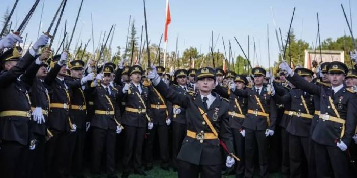 TSK'dan ihraç edilen 4 teğmen, Ankara Büyükşehir Belediyesi'nde işe başladı