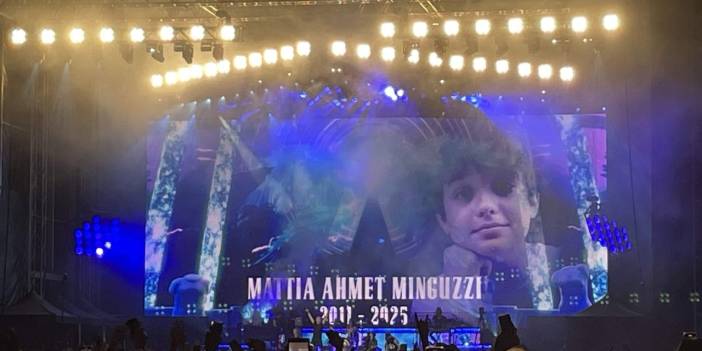 Gun's N' Roses'dan İstanbul konserinde Mattia Ahmet Minguzzi'ye şarkı