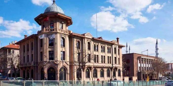 Naylon faturalarla soyulan vakfın yöneticileri çift maaşlı çıktı