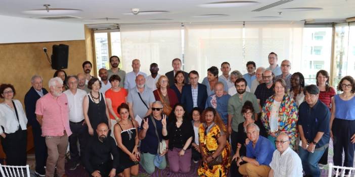 Farklı ülkelerden gazeteci, siyasetçi ve aktivistler Öcalan'la görüşmek için Türkiye'de