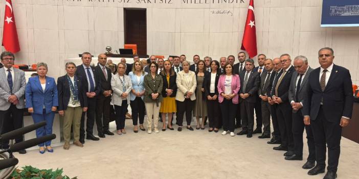 Zeydan Karalar tutuklandı, CHP milletvekilleri Meclis'te kürsü işgal etti