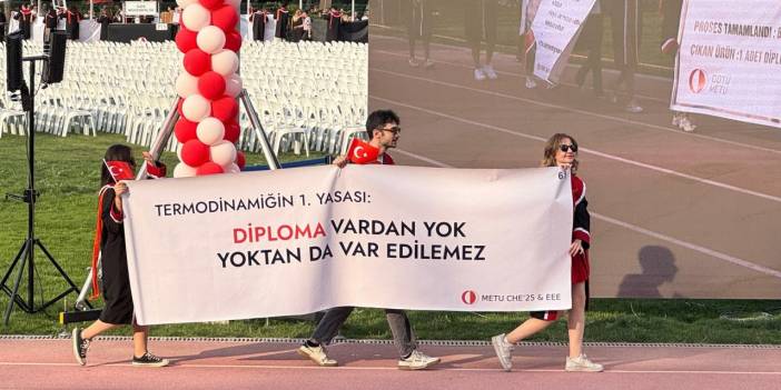 ODTÜ'nün mezuniyet törenine pankartlar damga vurdu