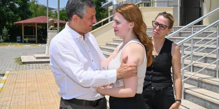 Özgür Özel, YKS sonuçları sonrası Nehir Zeyrek'i kutladı: Hepimizin gözü aydın