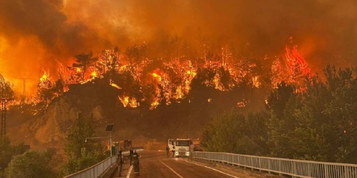 Murat Kurum: Yangınlarda 87 bağımsız birim ağır hasar gördü