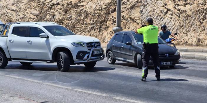 Aracını polisin üzerine sürmüştü: Dilan Çıtak adli kontrolle serbest