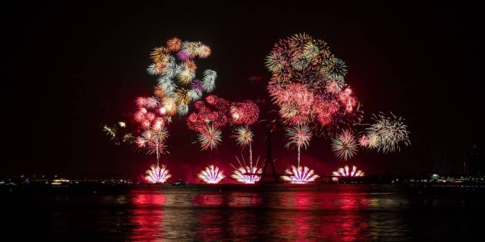 İstanbul'da Valilik, havai fişek ve işaret fişeği kullanımını yasakladı