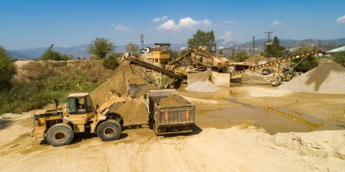 AKP'li belediye tarım arazileri ve su kaynaklarının yanına kum ocağı kuracak