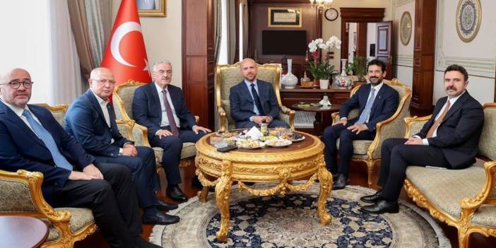 Bursa Valisi, Bilal Erdoğan'a koltuğunu verdi