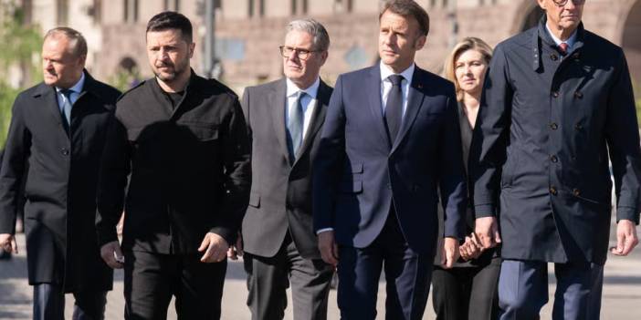 Beyaz Saray'da Ukrayna zirvesi: Zelenskiy ve Avrupalı liderler Trump ile görüşecek