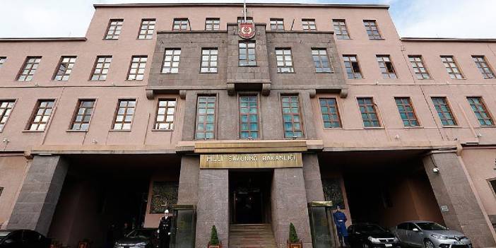 TSK'ya ait kargo uçağı düştü... MSB: Uçakta 20 personelimiz bulunuyordu