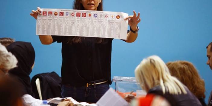 Erken seçim tartışmaları sürerken dikkat çeken anket: Kadınlarda en çok hangi parti oy alıyor