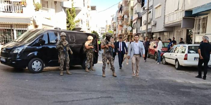 İzmir'de polis karakoluna saldırıda iki polis hayatını kaybetti: 16 yaşındaki şüpheli yakalanırken tekbir getirdi