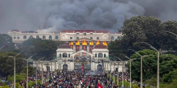 Nepal'de sosyal medya yasağı hükümeti devirdi: Yeni başbakan Discord üzerinden tartışıldı