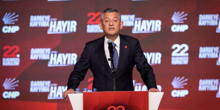 CHP'de Olağanüstü Kurultay günü: Özgür Özel yeniden genel başkan seçildi