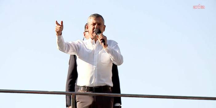 Özgür Özel, Afyon'da: 'Meşruiyet bu meydanda aranacakken Trump'ta arandı'