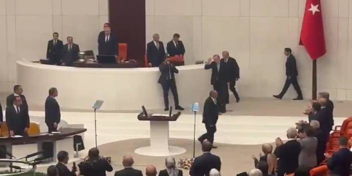 Meclis açıldı: CHP, TİP EMEP sıraları boş kaldı, Erdoğan ilk DEM'lilerin elini sıktı