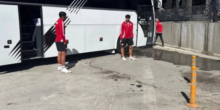 Hesabı ödeyemeyen Adanaspor futbolcuları lokantada rehin kaldı