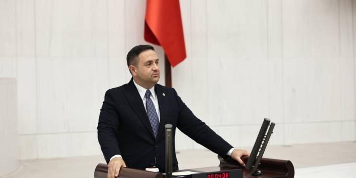 Akdoğan: 254 yıl istenen çete reisi televizyonlarda, belediye başkanları cezaevinde