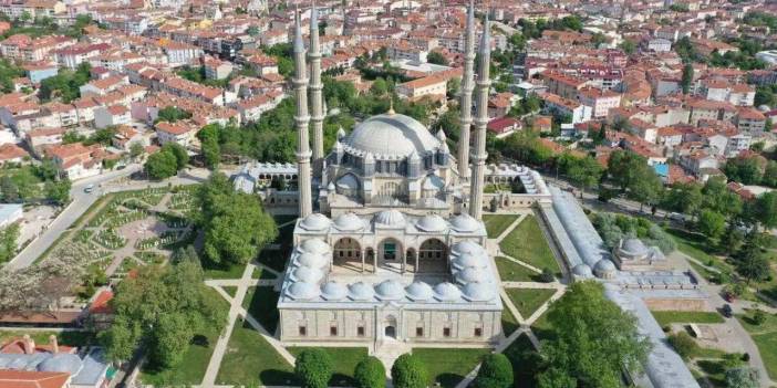 Ortaylı'dan Selimiye'deki tartışmalı restorasyona tepki: Hafızaya karşı suç