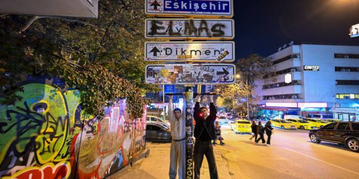 Kızılay tabelası akımına belediye katkısı: Altına barfiks demiri konuldu