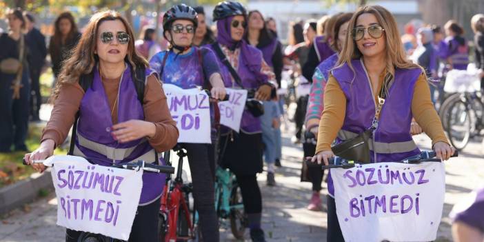 Diyarbakır’da kadınlar şiddetsiz bir yaşam için bisiklet turu düzenledi