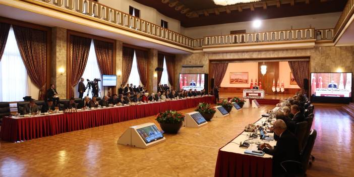 Komisyon'da Öcalan tutanakları gerginliği: "Ayıp gerçekten. Bu, düzeysizliğin dibi..."