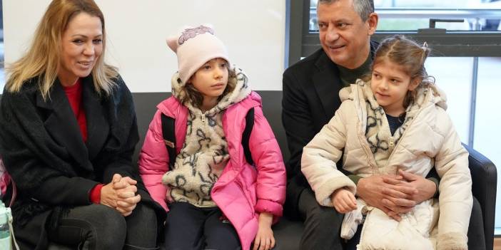 Özgür Özel, Ferdi Zeyrek’in kızlarını okula götürdü