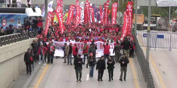 1 Mayıs kutlanıyor... Doruk Madencilik işçileri Ankara'da 1 Mayıs alanında