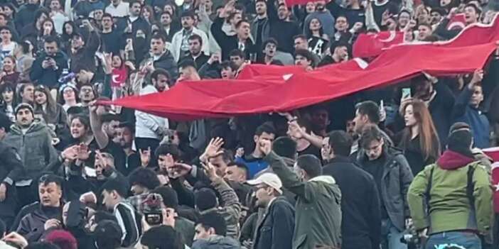 ODTÜ'de bayrak provokasyonu... İlkay Akkaya: Bayrak açıp yuhaladılar, cam şişe attılar