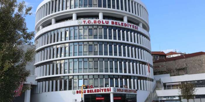 Bolu Belediyesi’ne operasyon: 3 kişi gözaltına alındı