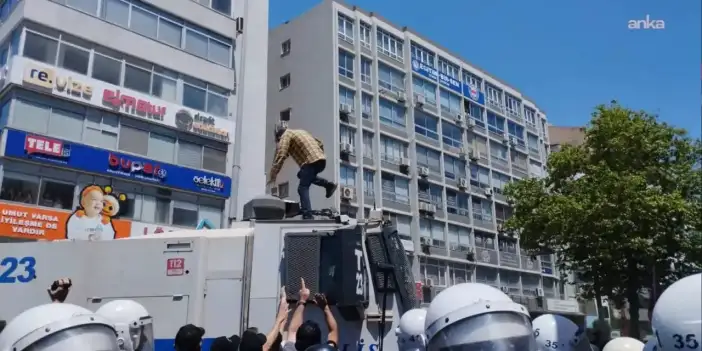 İzmir'de TOMA'nın üzerine çıkan kişi tutuklandı