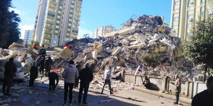 Depremde yıkılan Beluk Apartmanı davasında sanıklara 22 yıl 6 aya kadar hapis talebi