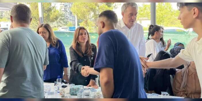 DEM Parti Eş Genel Başkanı Tuncer Bakırhan Diyarbakır’da ailelerle bir araya geldi