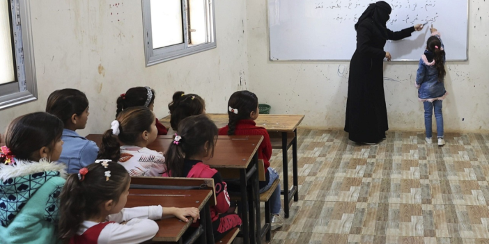 SANA duyurdu: Suriye'deki okullarda ilk kez Kürtçe eğitim verilecek