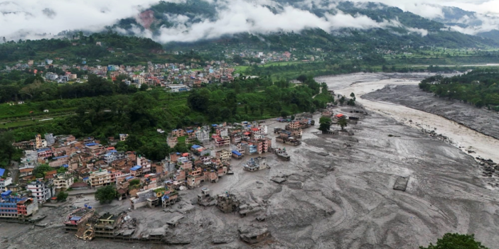 Nepal ve Tibet'teki selde can kaybı 750'ye çıktı, 3 bin 44 kişi kayıp