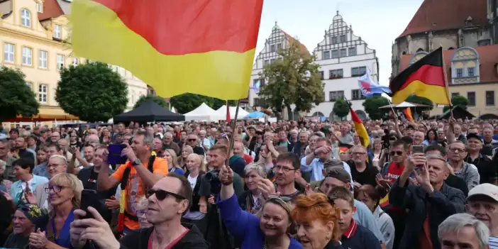 AfD, “önlenemeyen yükselişini” kime borçlu?