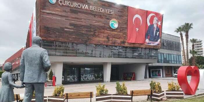 Çukurova Belediyesi'ne operasyon: Çok sayıda gözaltı