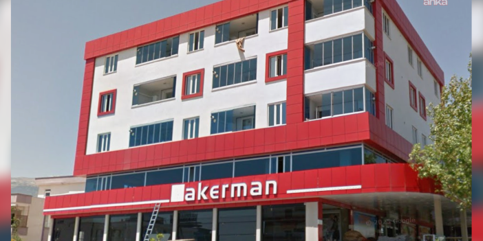 Depremde yıkılan Akerman Apartmanı:  18 kişinin öldüğü apartmana 3 kat kaçak eklendi, kamu görevlilerine "kusur" atfedilmedi