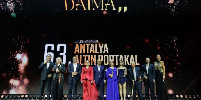 Altın Portakal'da ödül alan Menderes Samancılar: Özgür basın olmadıkça özgür ülke olmaz