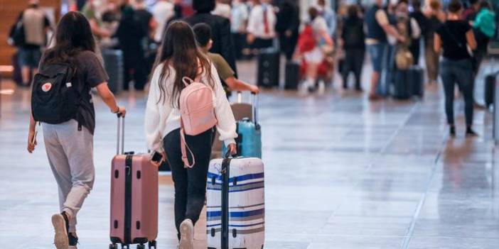 TÜİK: 2025'te seyahate çıkanların harcaması yıllık yüzde 32,4 arttı