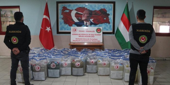 Gürbulak Sınır Kapısı'nda bir TIR'da 1 ton sıvı metamfetaminin ele geçirildi